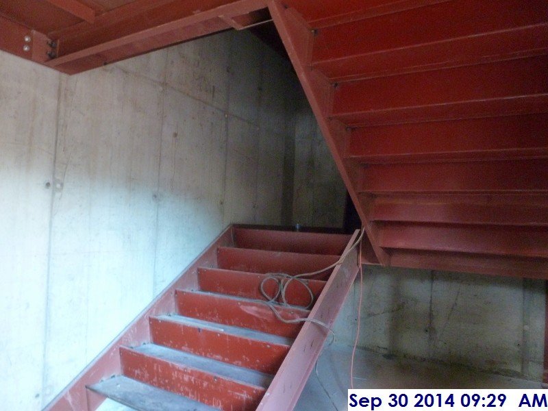 Installing Stair -4 (1st Floor) Facing East  (800x600)